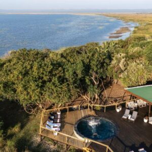 Makakatana Bay Lodge