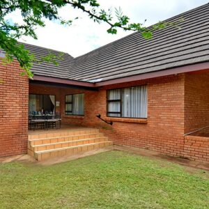 Monateng Safari Lodge