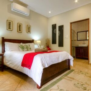 Forest Lodge & Villas