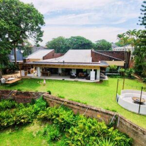 SeaWaves Beach House